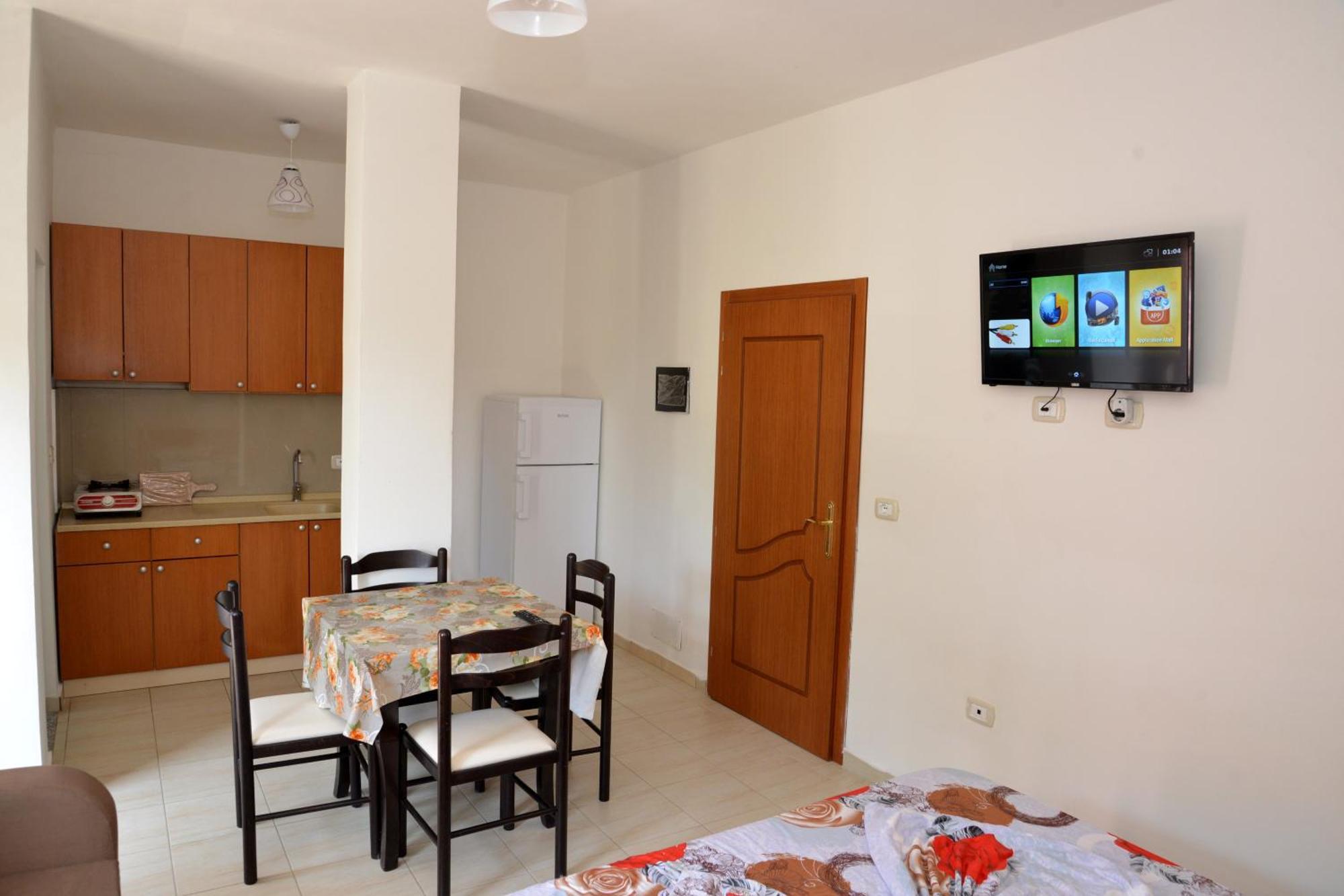 Hotel Gonaj Velipoje Bilik gambar
